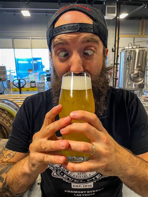 Sunburst Deluxe Juicy IPA - Nine Mile Brewing