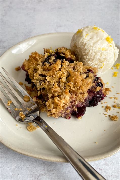 Blueberry Crisp with Frozen Blueberries - Flavored Apron