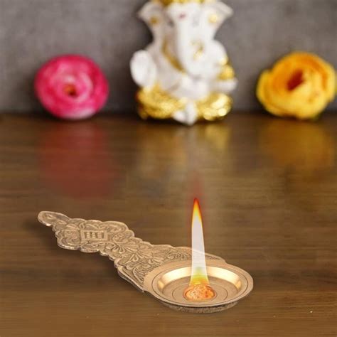 Buy DOKCHAN Brass Embossed Kapoor Aarti/Holder Golden Color with Handle ...