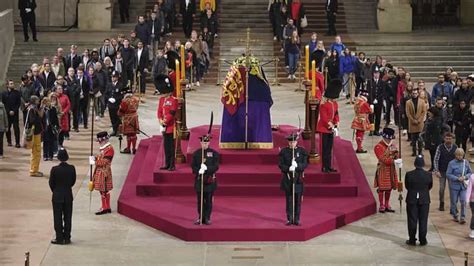 Queen Elizabeth II Funeral: Big Ben chimes, hymns mark state funeral ...