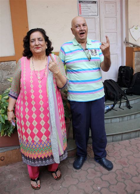 Bollywood Celebrities Cast their Vote for Lok Sabha Election 2014 ...
