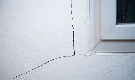 What Do Horizontal and Vertical Wall Cracks Mean?