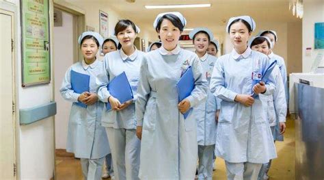 5.12护士节丨向辛勤在一线的白衣天使们致敬 - 本院新闻 - 定远县总医院