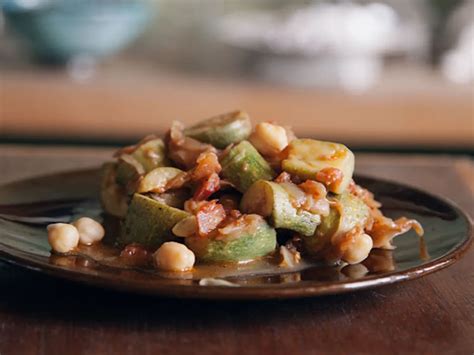 What is Zucchini Stew (Mfaraket Koussa)? One of the must-try foods in ...