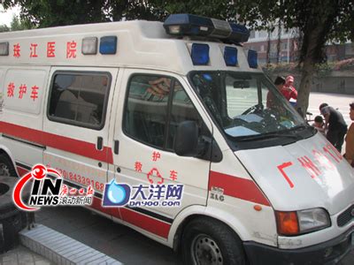 图文：停在门外的急救车_新闻中心_新浪网