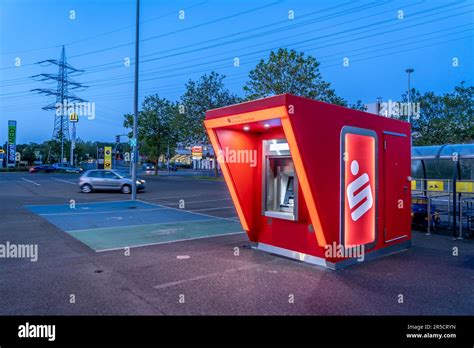 Free Standing ATM Machine 的图像结果