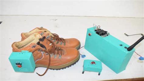 मेरठ के छात्र ने बनाया ऐसा स्मार्ट जूता जो बर्फ में दबे सेना के जवान की ...