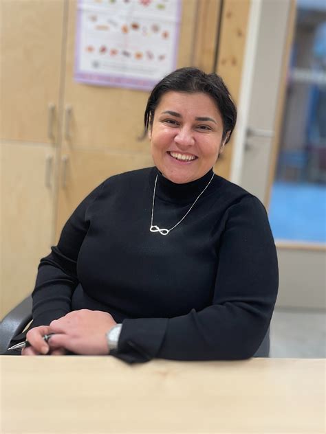 Hanife Sak: schooldirecteur én intermediair! | Jeugdfonds Sport & Cultuur