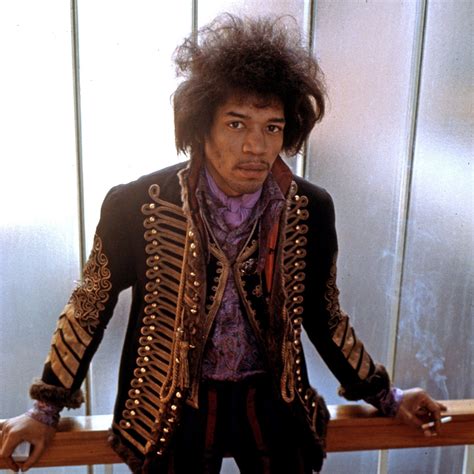 Jimi Hendrix’s psychedelic style is all you need to see out the decade | Jimi hendrix, Jimi ...