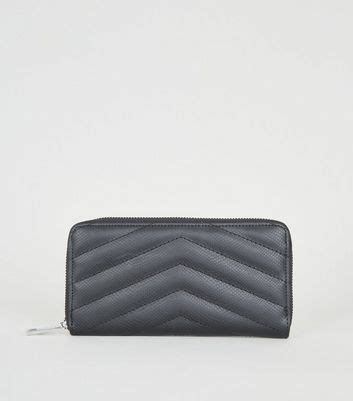 Black Faux Snake Quilted Zip Around Purse | New Look