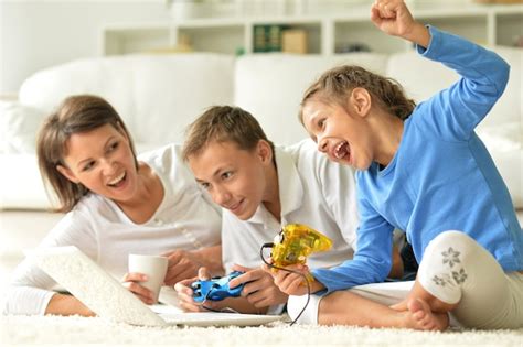 Family Tree and Hobbies 的图像结果