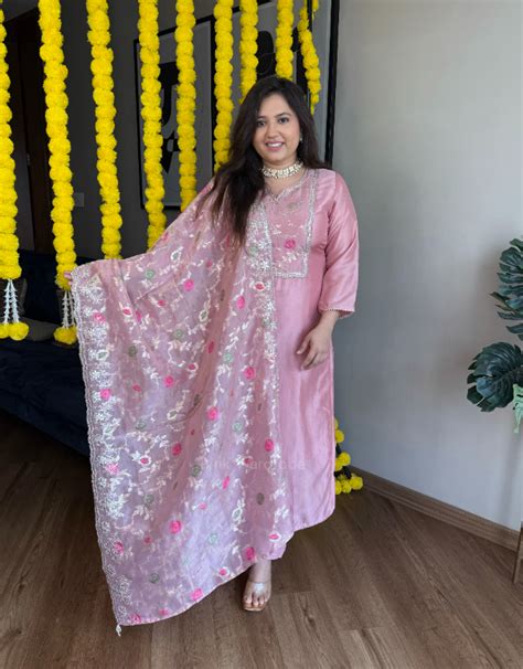 Indian traditional dresses for women in India at Pink Wardrobe Vadodara