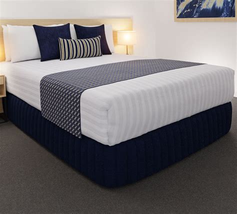 Bed Runners | No 1 Specialists in Hotel Fabrics, Bed Covering and ...