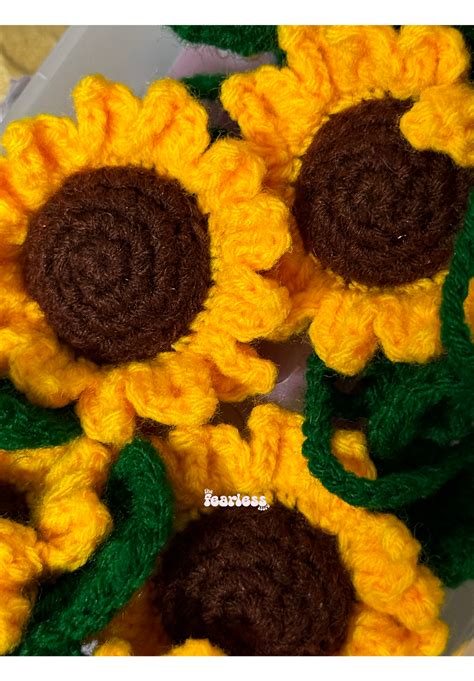sunflower crochet charm | thefearlesstore