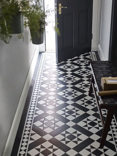 Classic Mono from the Amtico Decor collection makes a stylish statement ...