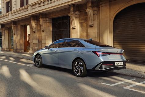 Nowy design Hyundai ELANTRA - Karlik
