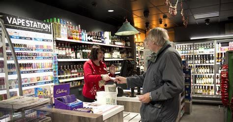 Local Independant Convenience Store 的图像结果