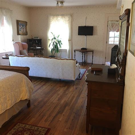 THE BROWNSTONE INN (Eureka Springs) - Specialty Inn Reviews, Photos ...