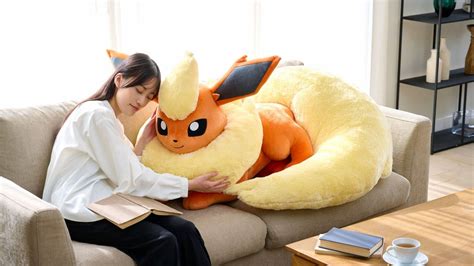 Pokemon Flareon And Vaporeon