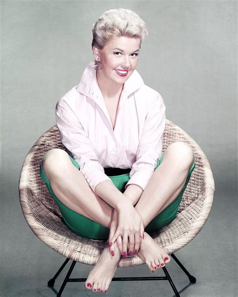 The best Doris Day feet pictures 🤩