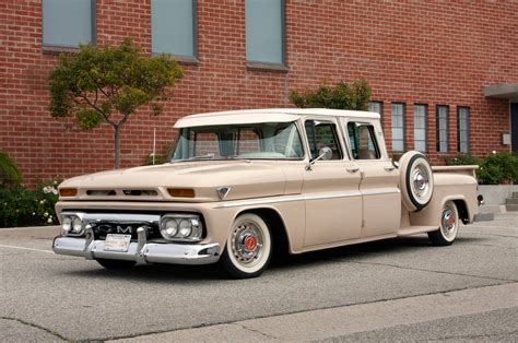 This 1962 GMC Crew Cab Is The Only One Of Its Kind. But It’s Not A Custom. - Hot Rod Network