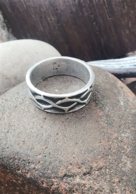 Retired James Avery Size 8 Crown of Thorns Ring - Gem