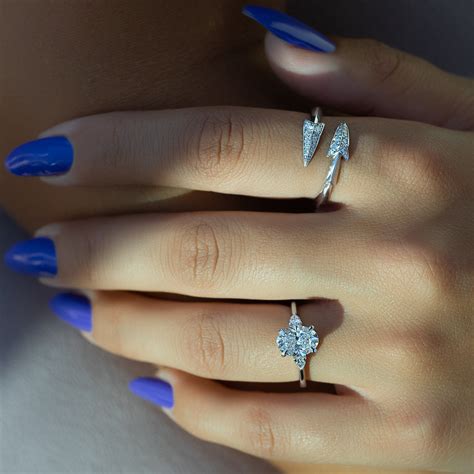 Keyzar · The Pears Liv