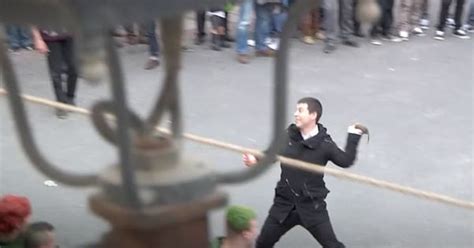 Video: In a town in Spain, throwing dead rats at each other is a cruel ...