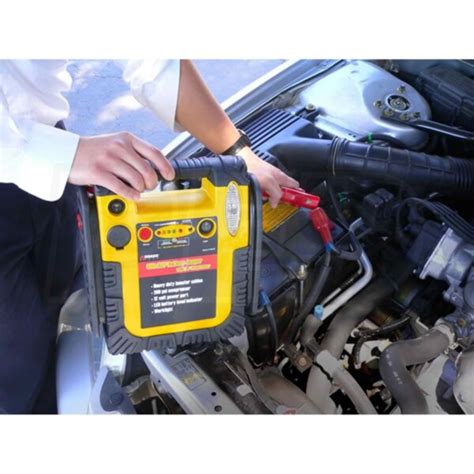 Wagan 2412 12-Volt 900A Battery Jumper with Air Inflator