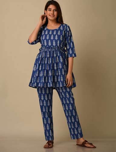 Stylish Peplum Tops: Show Off In These Style