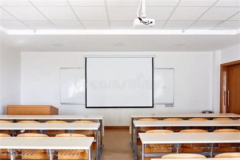 Classroom Projection Screen 的图像结果