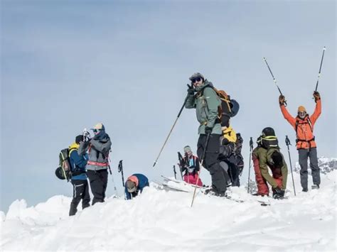 Arc'teryx Academy: Make the mountain your snowboard playground ...