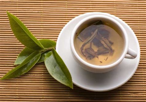 4 Unhealthy Foods That Can Whiten Your Teeth