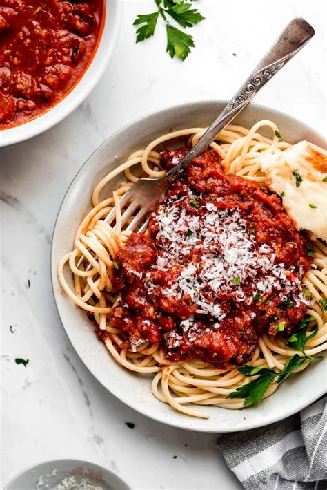 Slow Cooker Spaghetti Meat Sauce - Garnish & Glaze