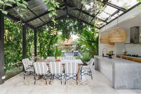Outdoor Upgrade: Covered Outdoor Kitchen Ideas | Airtasker UK
