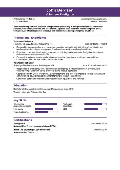 Volunteer Resume Examples and Templates for 2025 - ResumeBuilder.com
