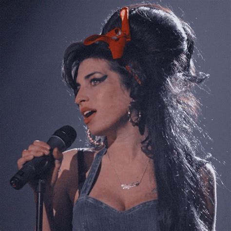 - 𝖎𝖈𝖔𝖓𝖘. — Amy winehouse icons. ⌗ 𝙡𝙞𝙠𝙚 𝙤𝙧 𝙧𝙚𝙗𝙡𝙤𝙜 𝙞𝙛 𝙮𝙤𝙪... | Winehouse, Amy winehouse, Amy