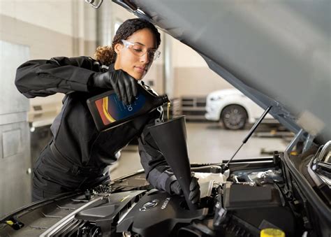 INFINITI Oil Change in Oklahoma City | Bob Moore INFINITI