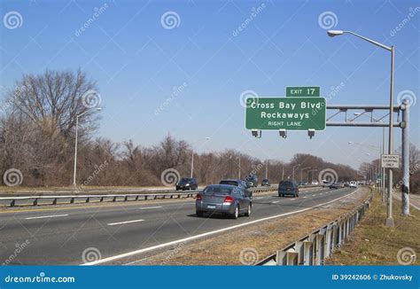 Belt Parkway in Brooklyn editorial photo. Image of highway - 39242606