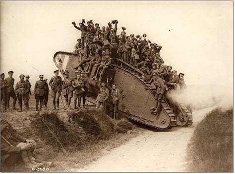老照片：第一次世界大战，机枪 飞机 尸体的战争