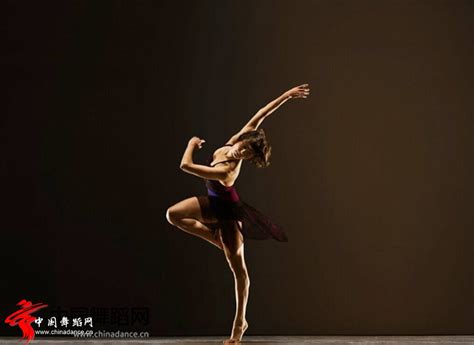 自学舞蹈需要练习哪些基本功？