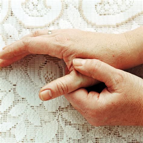 Thumb pain causes and how to treat it – Artofit