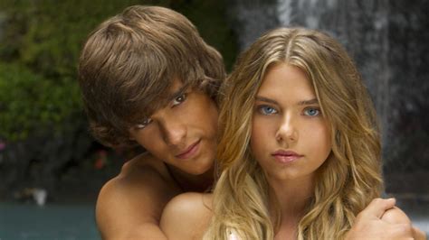 Blue Lagoon The Awakening Brenton Thwaites