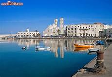 porto molfetta panorama sul porto di molfetta puglia attorno foto porto molfetta panorama sul porto di molfetta puglia attorno foto