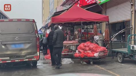 安徽多间预制菜企业被揭发用劣质猪肉制梅菜扣肉 涉事食品厂被查封 | 无线新闻TVB News