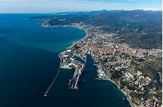 porto di vado ligure vento porti e mare porto di savona porto di vado ligure vento porti e mare porto di savona