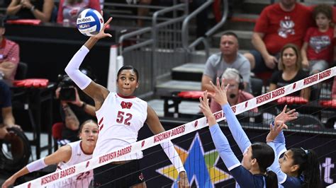 Watch Wisconsin volleyball vs UCLA tonight: Channel, TV, time