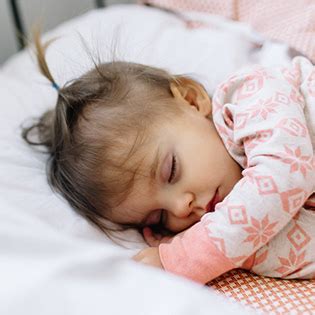 Hip Dysplasia in Babies: Signs, Causes, Prevention & Treatment in Infants