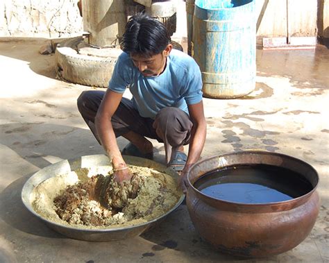 Ajrakh Prints in Natural Vegetable Dyes Manufacturer Exporter Barmer ...