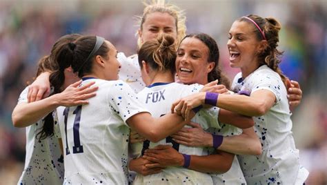 Swanson’s injury a concern as US downs Ireland 2-0 | FOX 7 Austin